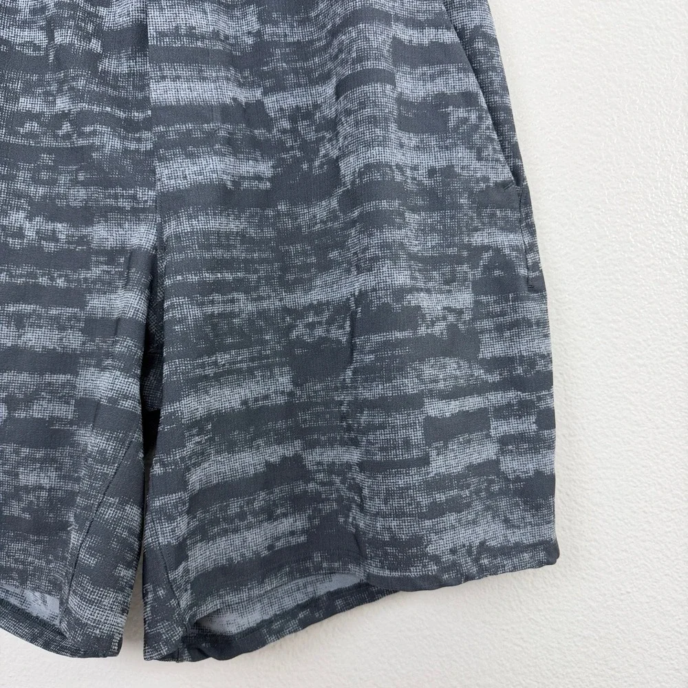 lululemon Shorts Mens Large Grey Pace Breaker Short Digi Camo Athletic Gym Train